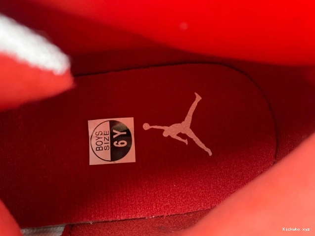 CT8012-116 11 Retro Air 'CHERRY' Jordan 0802